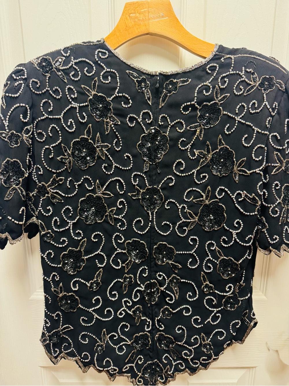 Embellished Black Floral Sequin Women's Top Size Large - Picture 2 of 5